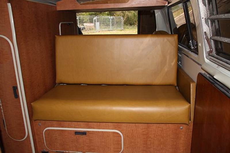 Kit Housses d'intérieurs l'ensemble de 7 pièces vinyle jaune moutarde Westfalia 8/1967-7/1970 Dm9493 Sur www.dream-machine.fr