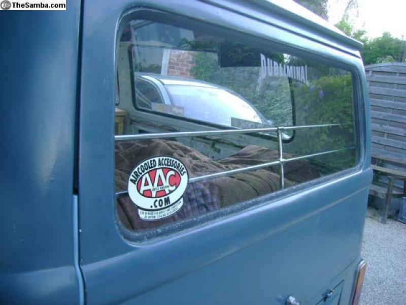 Baguettes en alu de protection de vitre arrière T2 AAC019 Sur www.dream-machine.fr