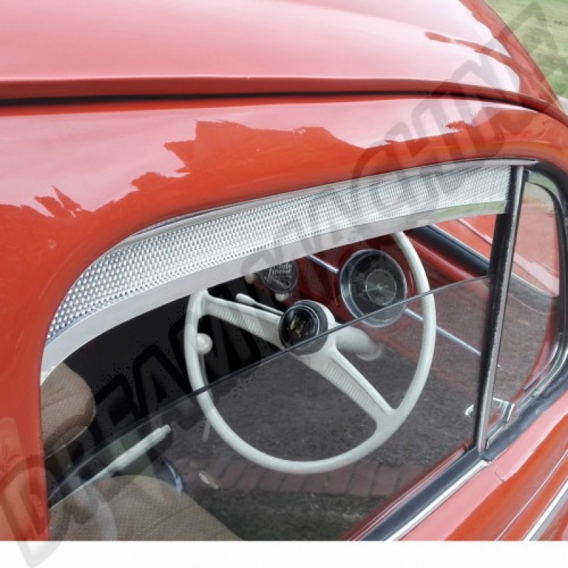 Déflecteur de vitre de porte en alu poli pour Coccinelle avant 1965. la paire AAC123 Sur www.dream-machine.fr