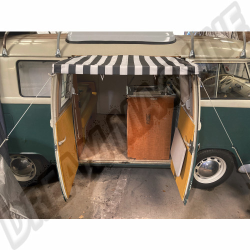 Auvent orange en coton avec  poteaux en acier. AC898001 Sur www.dream-machine.fr